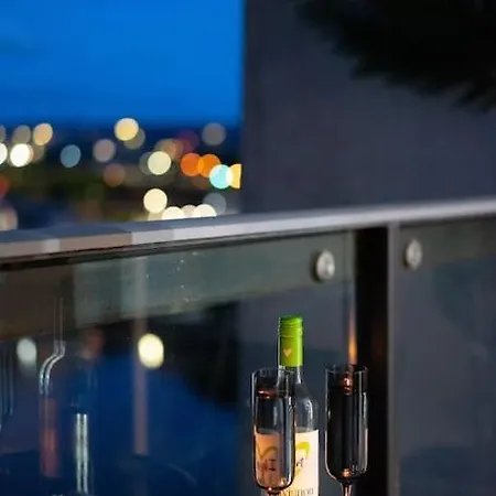 Luxurious Penthouse With Bar At Glasgow Hydro & Secc Exterior photo