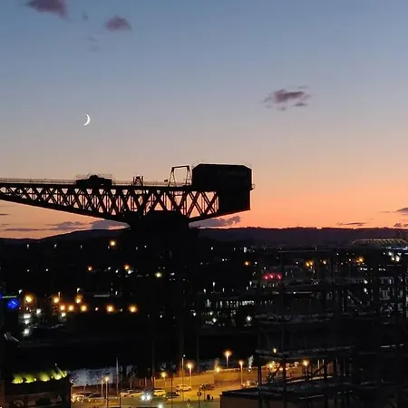 Luxurious Penthouse With Bar At Glasgow Hydro & Secc Exterior photo