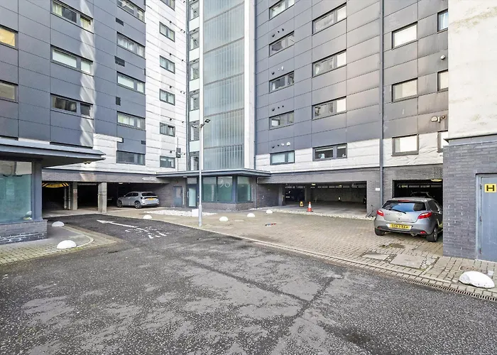 Luxurious Penthouse With Bar At Glasgow Hydro & Secc