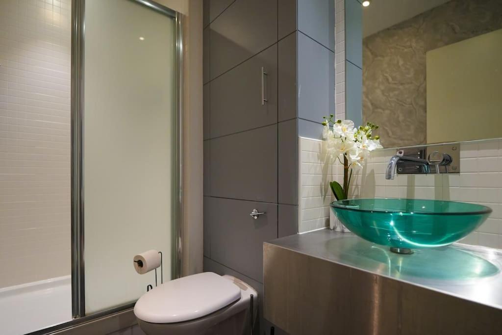 Luxurious Penthouse With Bar At Hydro & Secc Apartment *