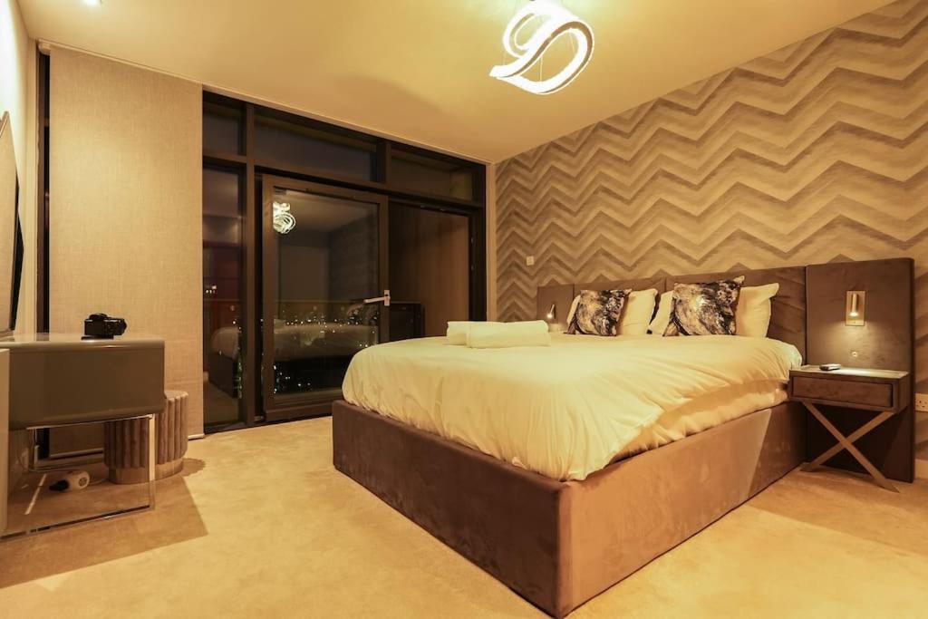 Apartment Luxurious Penthouse With Bar At Hydro & Secc