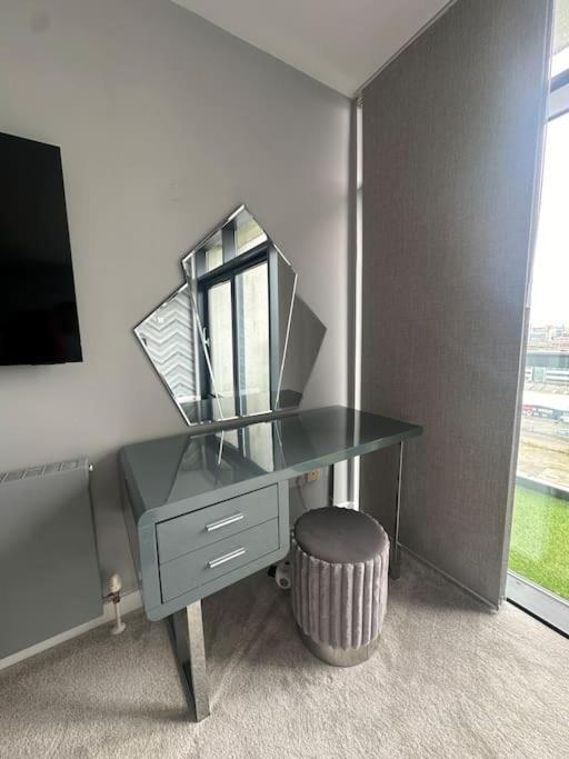 Luxurious Penthouse With Bar At Hydro & Secc Apartment *