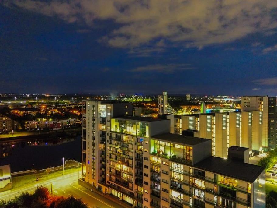 Luxurious Penthouse With Bar At Hydro & Secc *