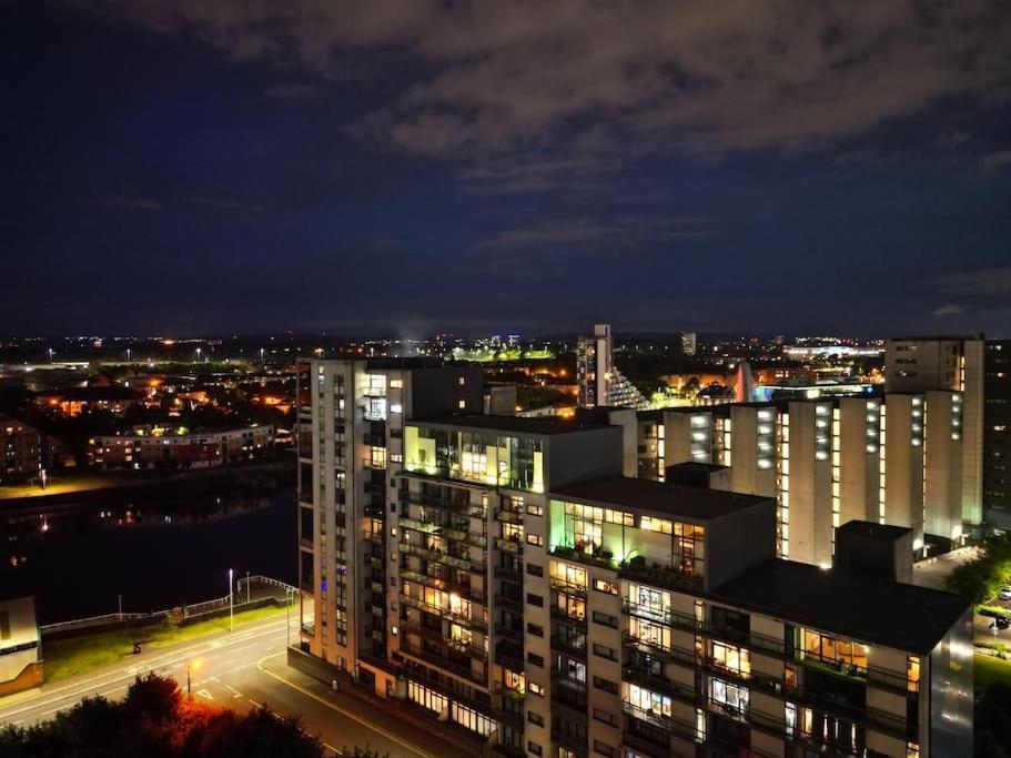Luxurious Penthouse With Bar At Hydro & Secc *