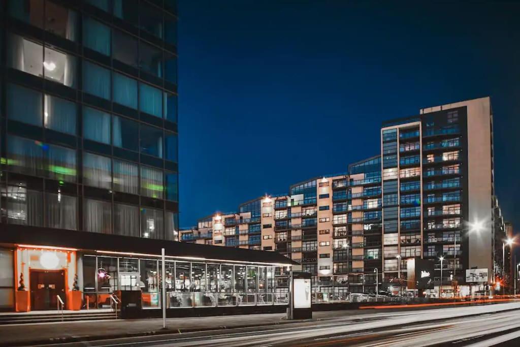 Luxurious Penthouse With Bar At Hydro & Secc * Glasgow