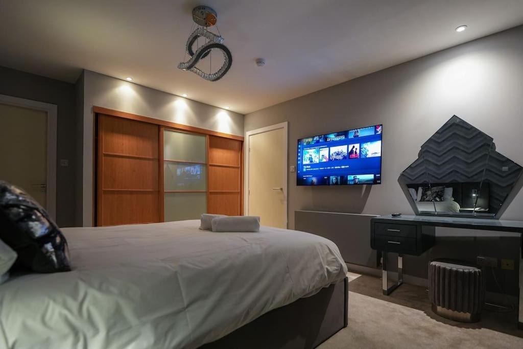 Apartment Luxurious Penthouse With Bar At Hydro & Secc *