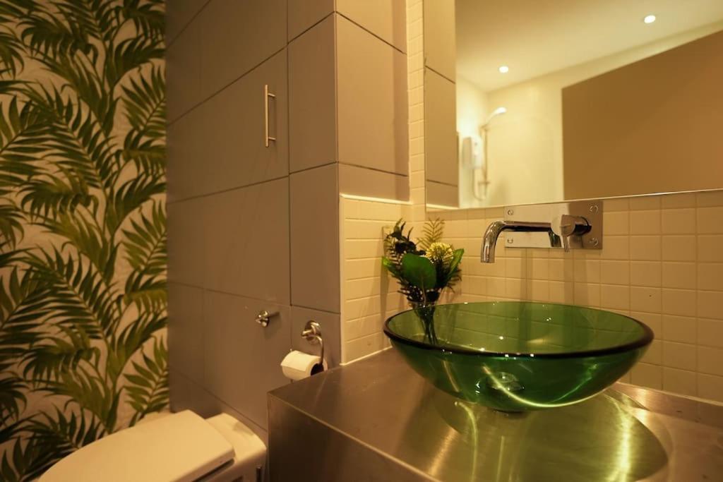 Luxurious Penthouse With Bar At Hydro & Secc Apartment Glasgow