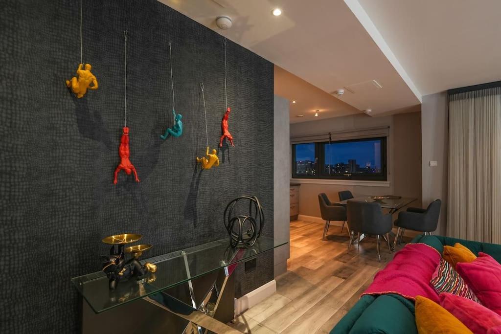Luxurious Penthouse With Bar At Hydro & Secc * Glasgow
