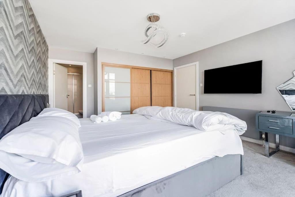 Apartment Luxurious Penthouse With Bar At Hydro & Secc
