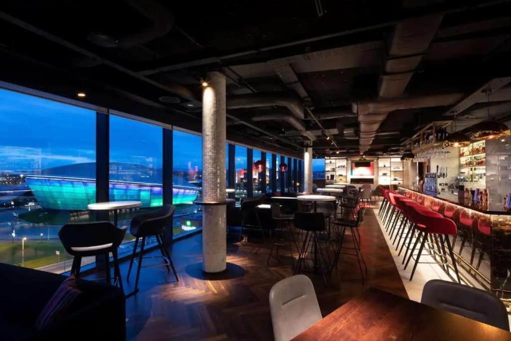 Apartment Luxurious Penthouse With Bar At Hydro & Secc *