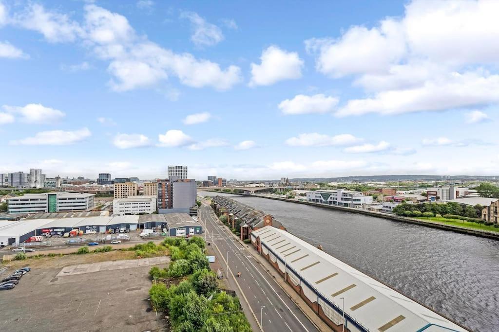 Luxurious Penthouse With Bar At Hydro & Secc Apartment Glasgow