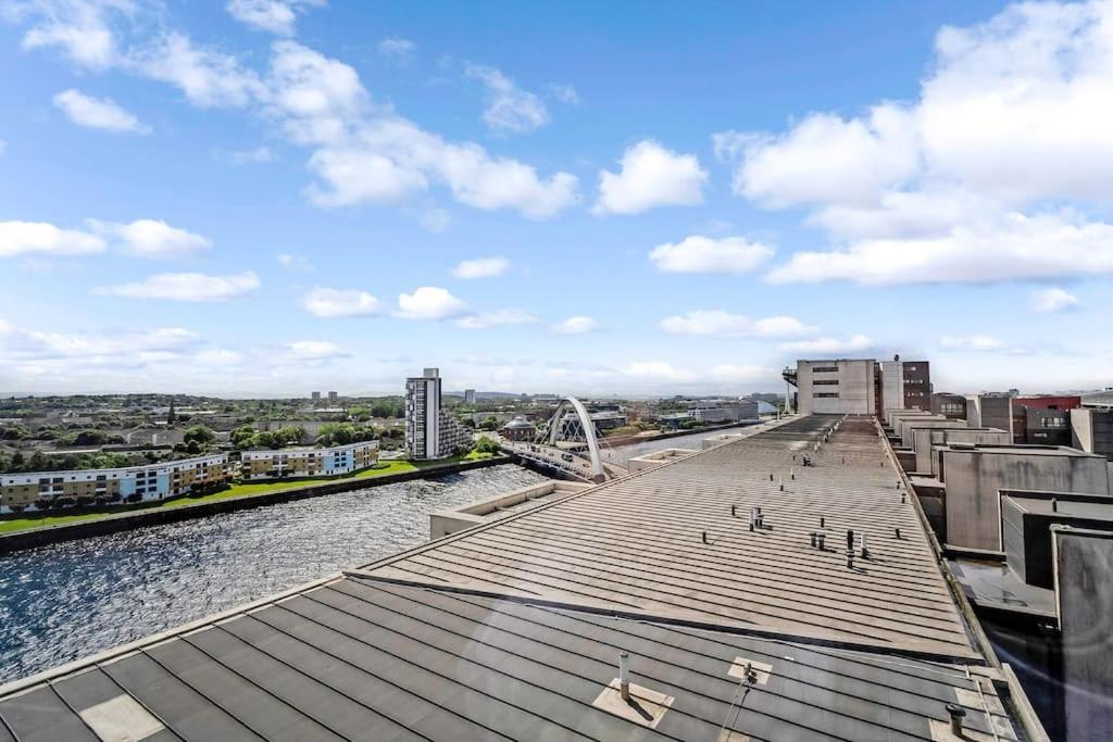 Luxurious Penthouse With Bar At Hydro & Secc *