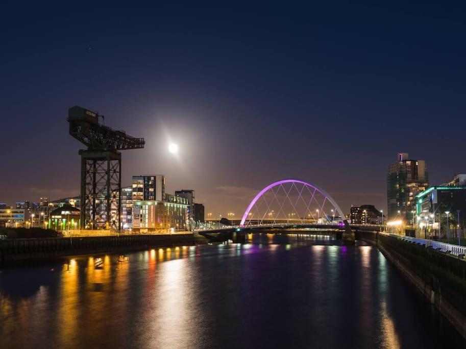 Luxurious Penthouse With Bar At Hydro & Secc * Glasgow