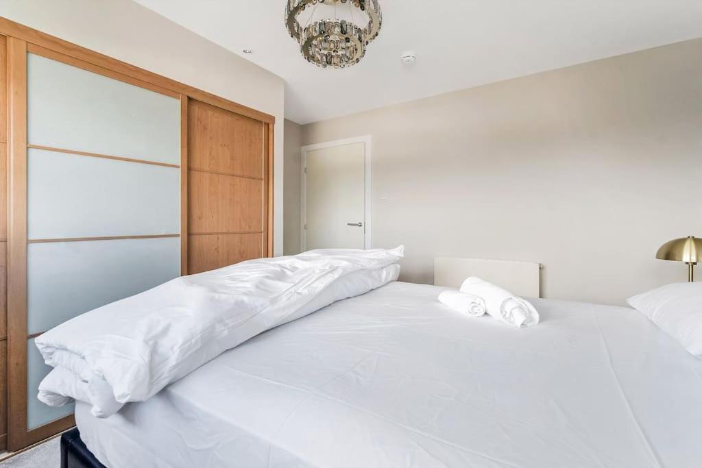 Luxurious Penthouse With Bar At Hydro & Secc *