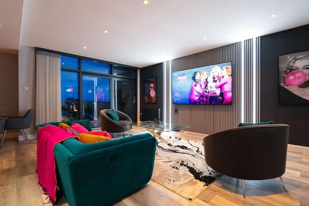 Luxurious Penthouse With Bar At Hydro & Secc Apartment Glasgow