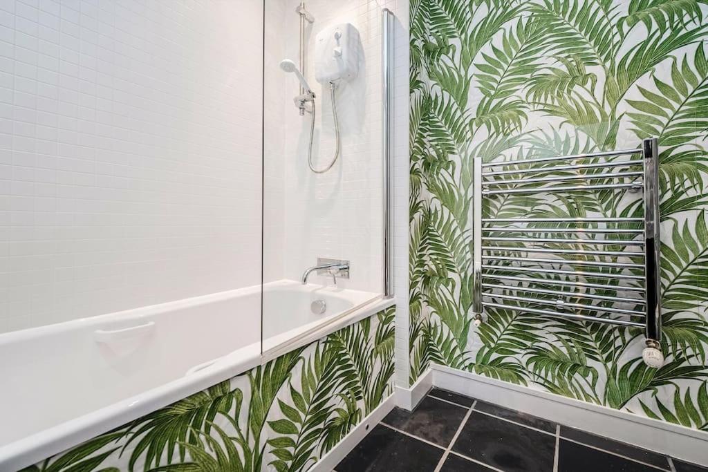 Luxurious Penthouse With Bar At Hydro & Secc Apartment Glasgow