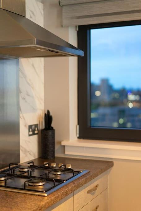 Luxurious Penthouse With Bar At Hydro & Secc