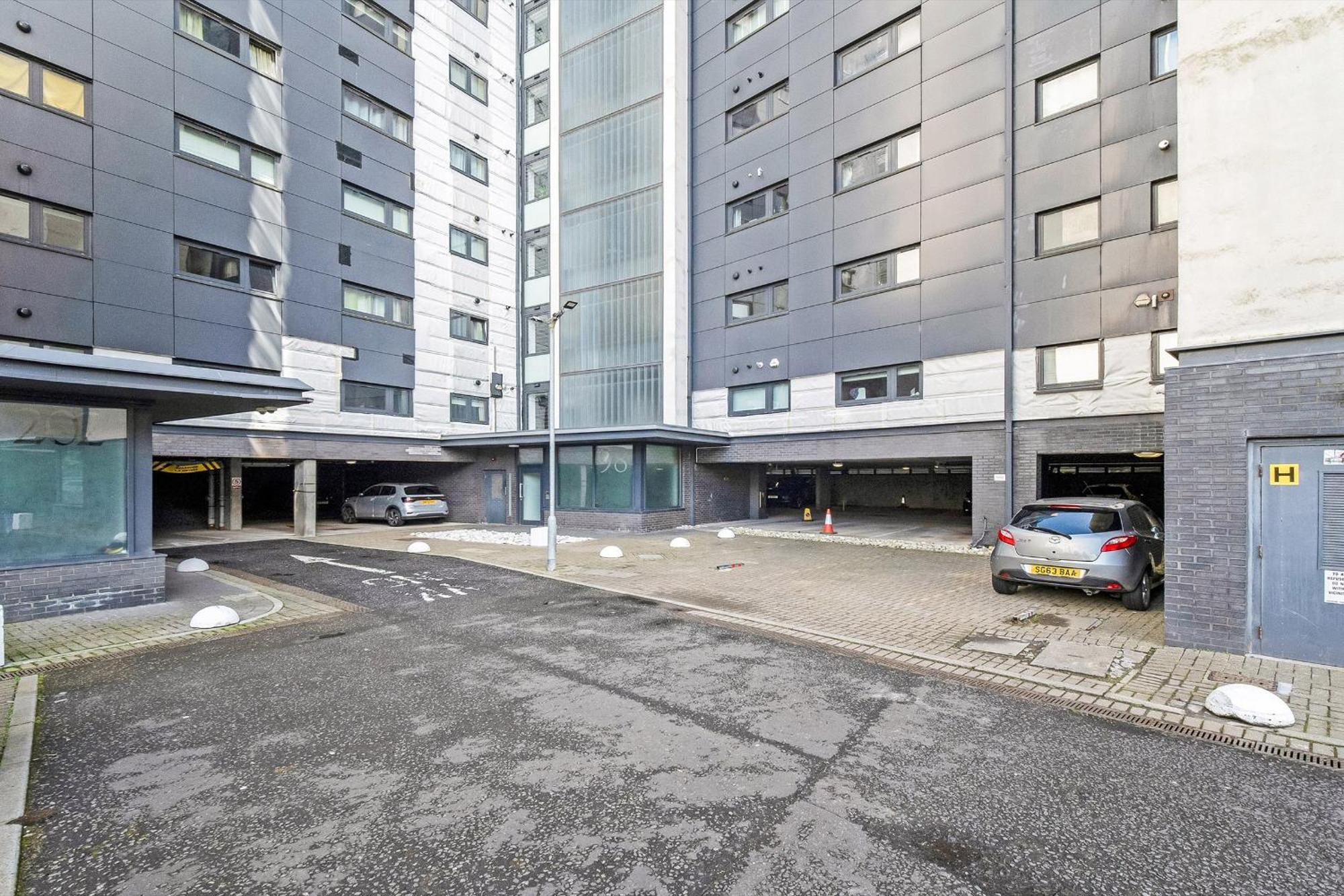 Luxurious Penthouse With Bar At Hydro & Secc *